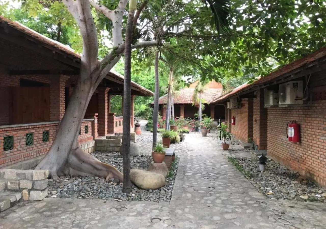 Wild Beach Boutique Resort Ниньфуок