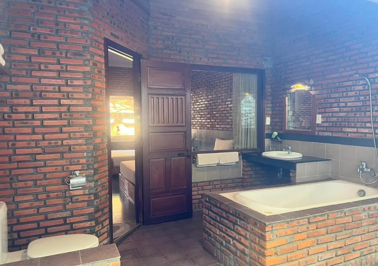 Wild Beach Boutique Resort Ниньфуок